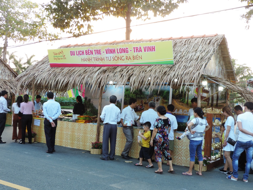 BEN TRE THAM GIA TUAN LE VHDL DONG THAP - 1972019.jpg