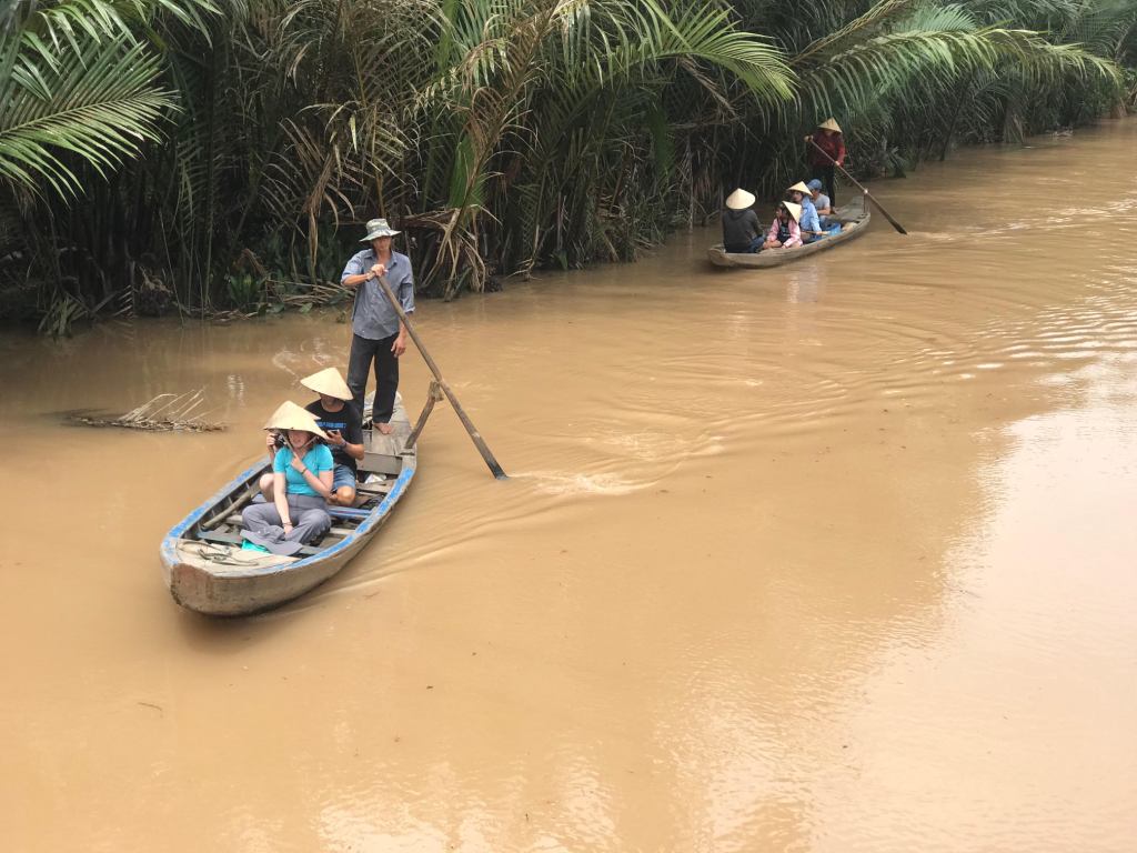 PHUONG TIEN VAN CHUYEN KHACH - 1652019.jpg
