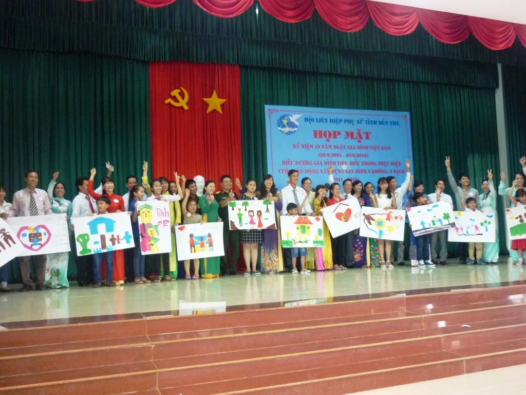 CHUONG TRINH GIAO DUC.JPG