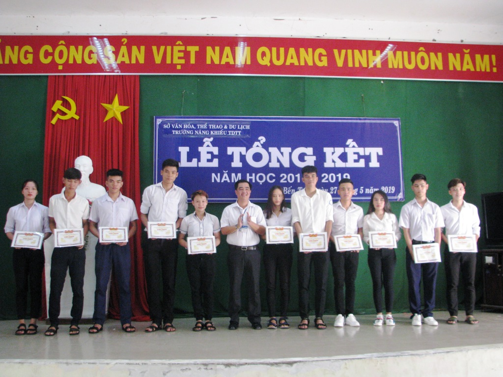 TRUONG NK TDTT TONG KET 2018-2019-0162019.jpg