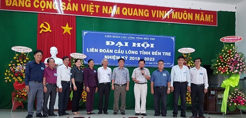 Ông Nguyễn Duy Linh và BCH hạ quyết tâm trước đại hội.jpg