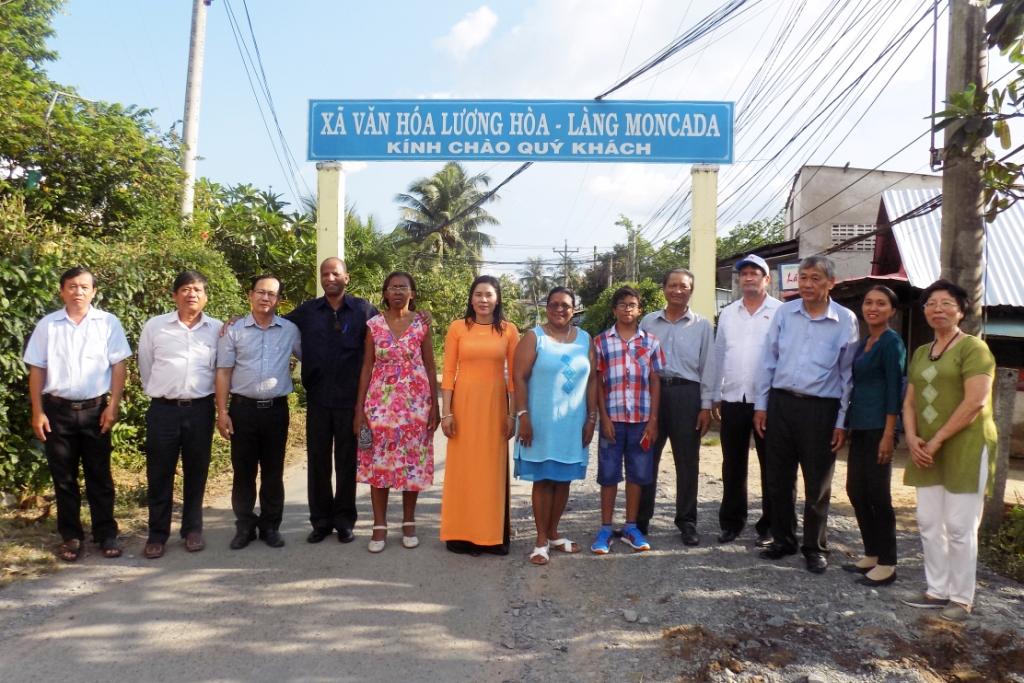 DOAN LANH SU CUBA.jpg