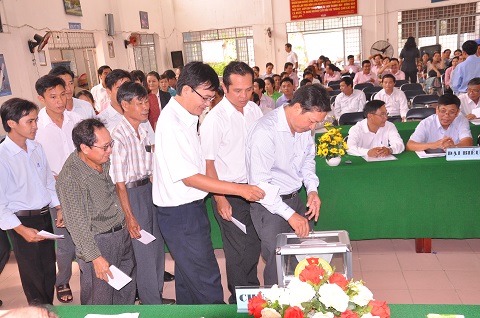 dai bieu bo phieu tin nhiem.jpg