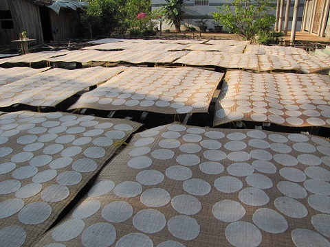 Làng bánh phồng nếp.jpg
