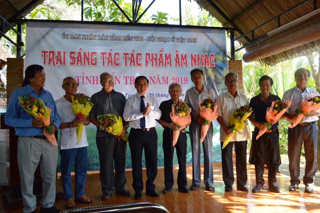 TRAI SANG TAC AM NHAC-26302019.JPG